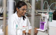 Berufsbilder -dieindustrie.at/Mathias Kniepeiss