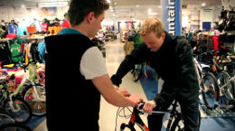 Berufsinfo-Video - LernWasGscheits: SportartikelberaterIn