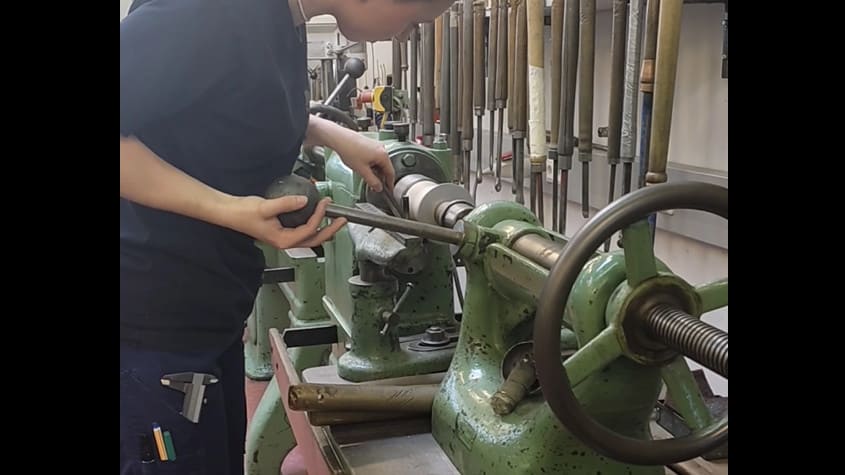 Berufsinfo-Video - LBS Neunkirchen: Lehrberuf Metalldesign - Schwerpunkt Metalldrückerei