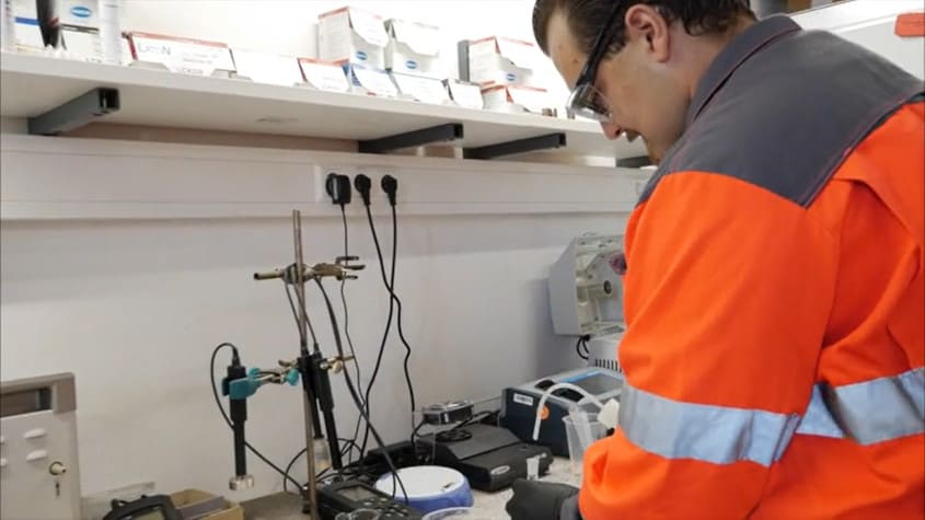 Berufsinfo-Video - AMS Video: Entsorgungs- und Recyclingfachkraft - Flüssige Abfälle