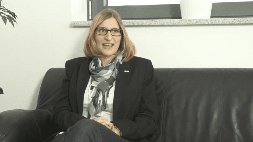 Berufsinfo-Video - Interaktions- und Kommunikationssysteme: FEMtech Expertinneninterview mit Christina Hochleitner