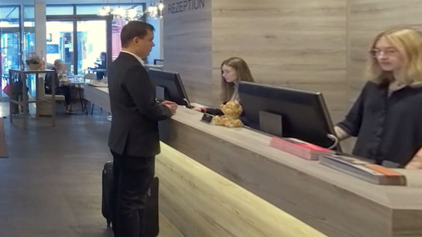 Berufsinfo-Video - WKO Berufe VR: Hotel- und Gastgewerbeassistent*in & Restaurantfachmann / Restaurantfachfrau