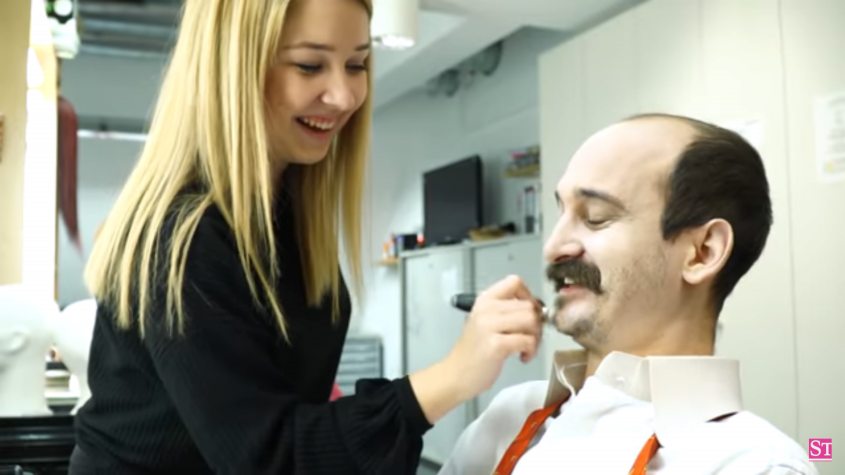 Berufsinfo-Video - MaskenbildnerIn: Wie ich den Menschen verändere