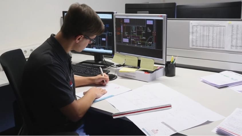 Berufsinfo-Video - berufsreise.at präsentiert: Lehrlingsportrait Installations- und Gebäudetechnik - Gas- und Sanitärtechnik